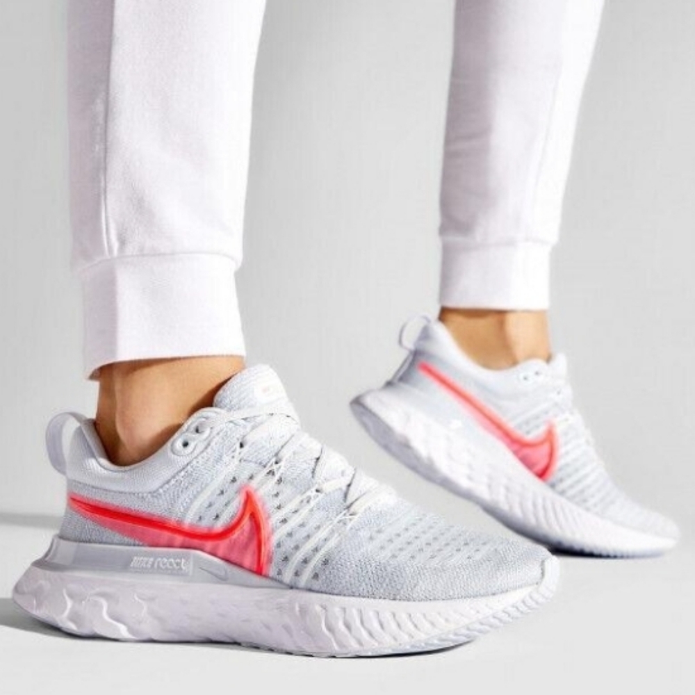 Nike React Infinity Run Flyknit 2 "Platinum" Running Shoes Size 8 for Women - Picture 3 of 7